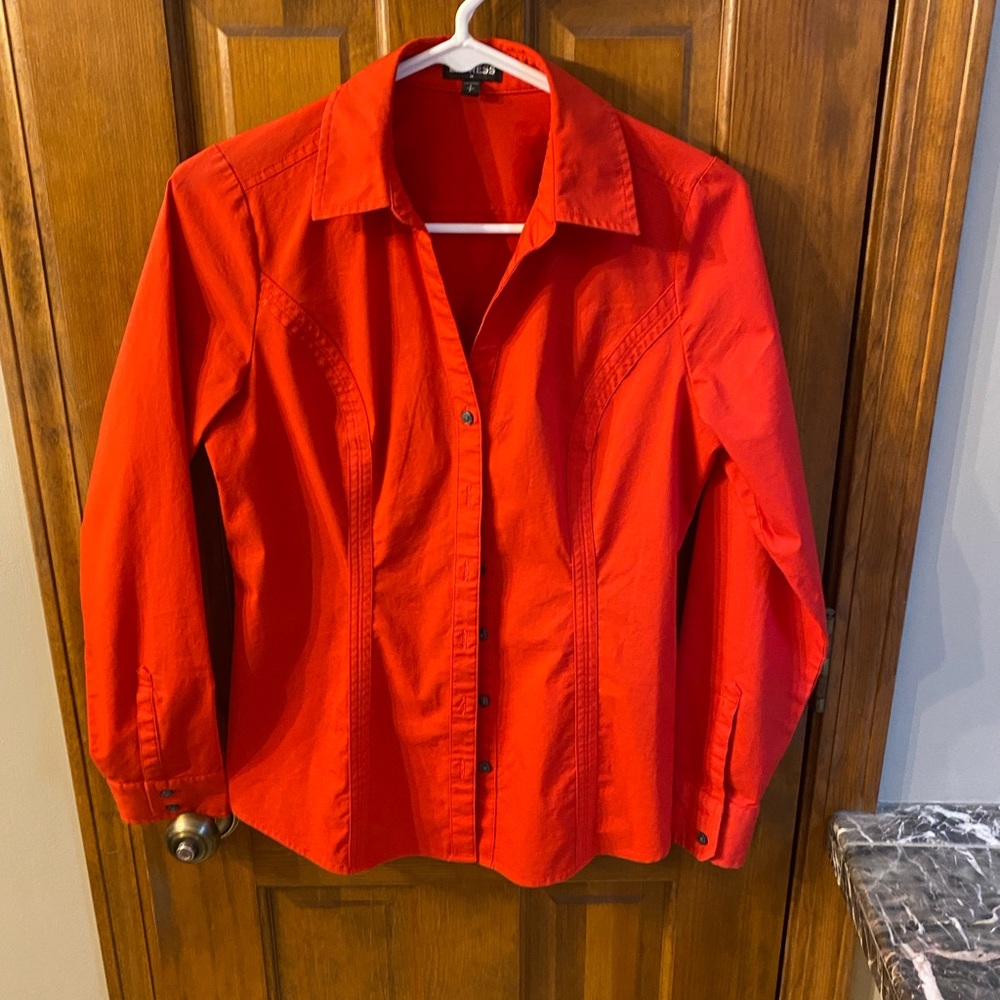 Red express button up
